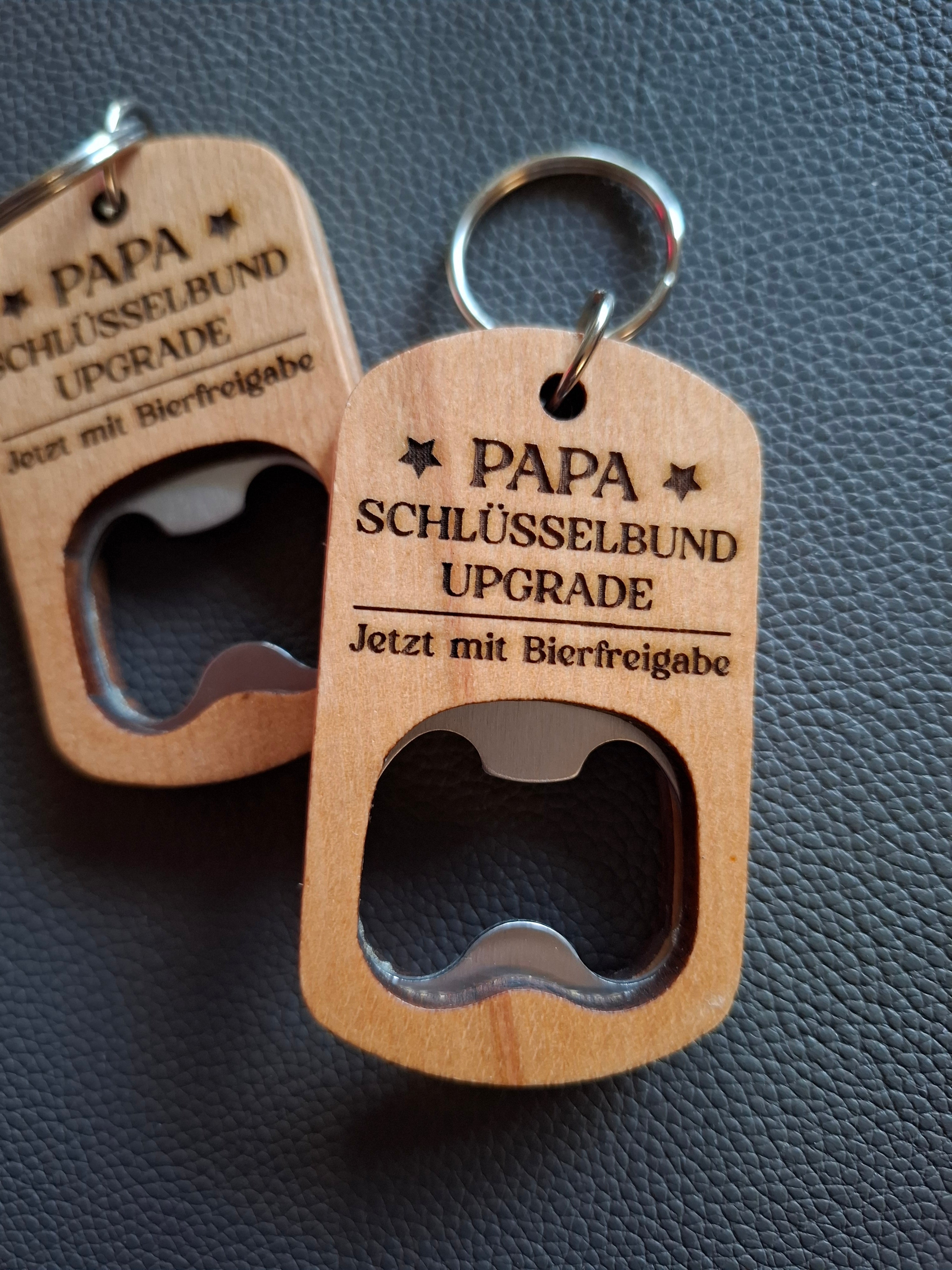 Personalisiertes Holz Schlüsselanhänger mit Flaschenöffner & Lasergravur – „Für den besten Papa"