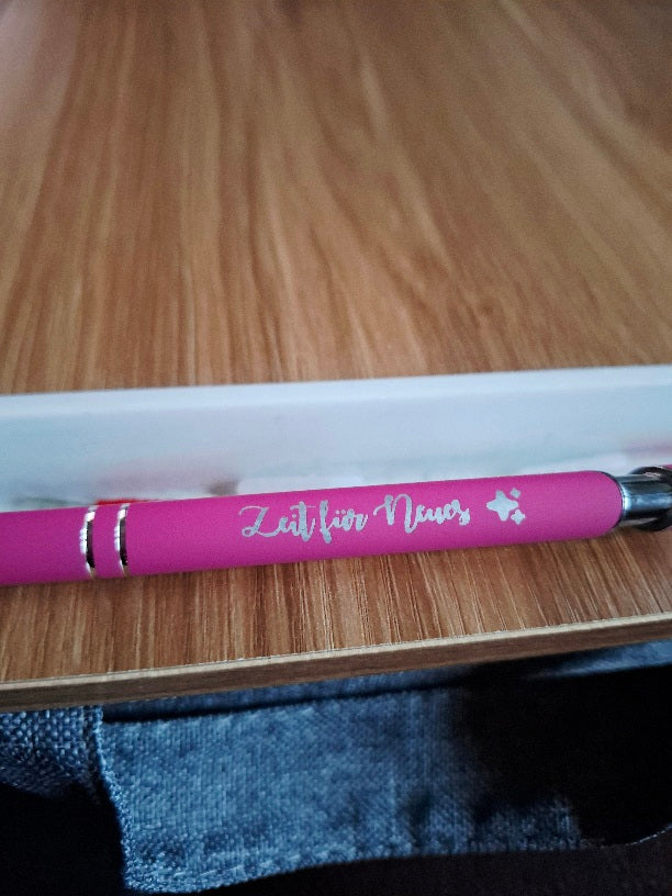 Eleganter Metall-Kugelschreiber in Pink mit personalisierter Lasergravur