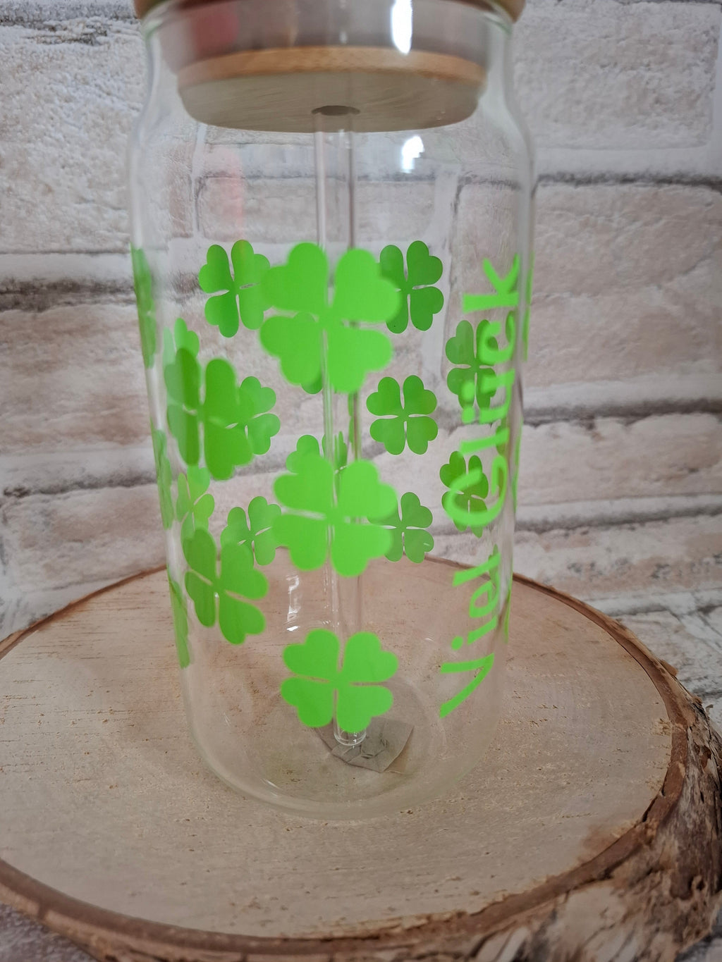 Handgefertigter Glasbecher mit Holzdeckel und Glasstrohhalm – VIEL GLÜCK - AC Designs