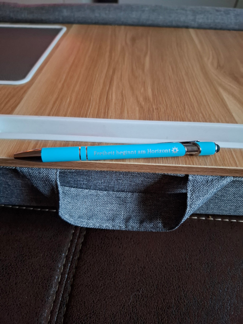 Eleganter Metall-Kugelschreiber in Türkis mit personalisierter Lasergravur