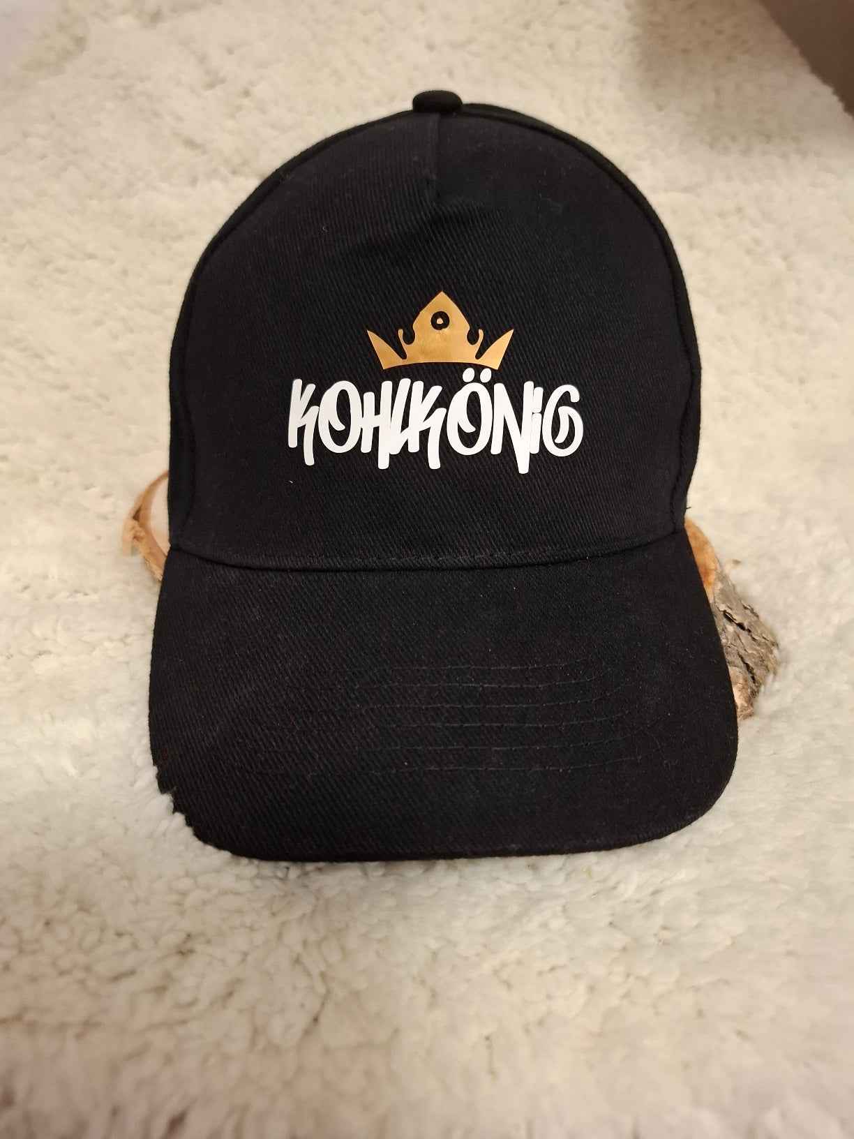 Kohlkönig Cap Schwarz - Premium 6-Panel Cap mit Weiß-Gold Druck