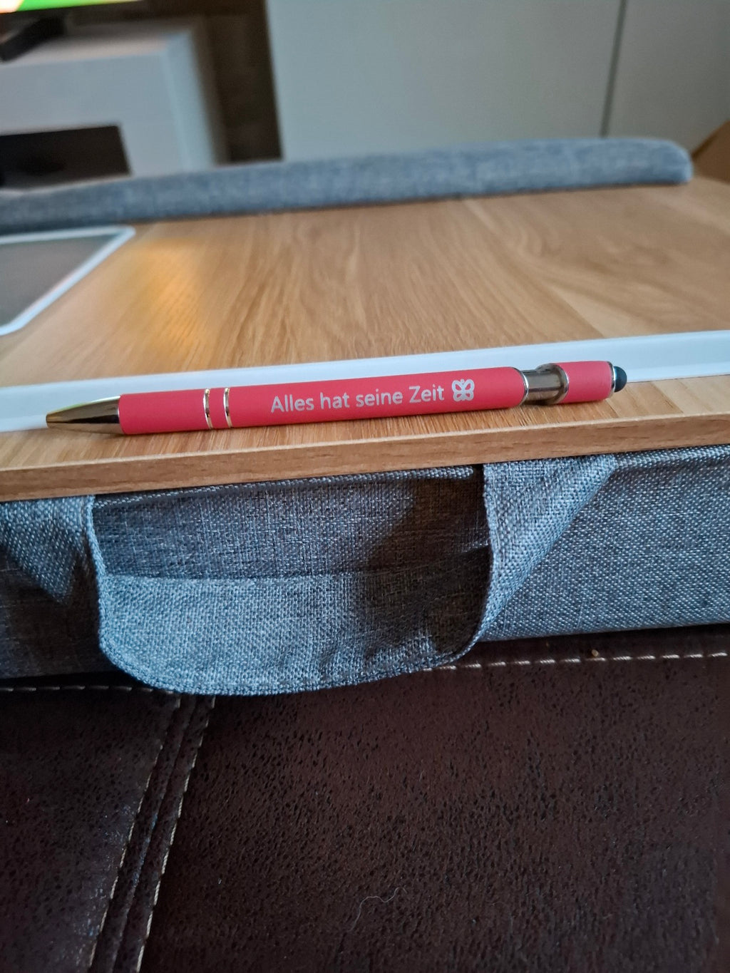 Eleganter Metall-Kugelschreiber in Coral mit personalisierter Lasergravur