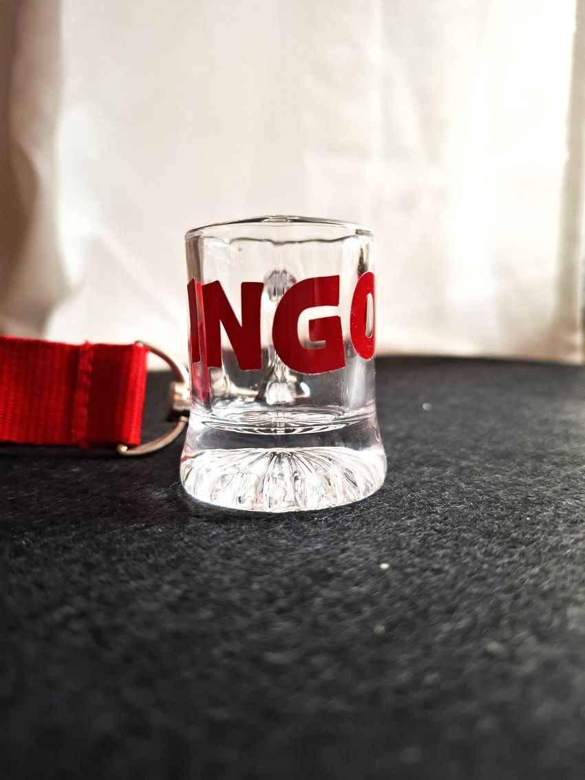Schnapsglas zum Umhängen 2 ml - Glas mit Henkel, personalisiert mit Namen - Ideal für Kohlfahrt & Party - AC Designs